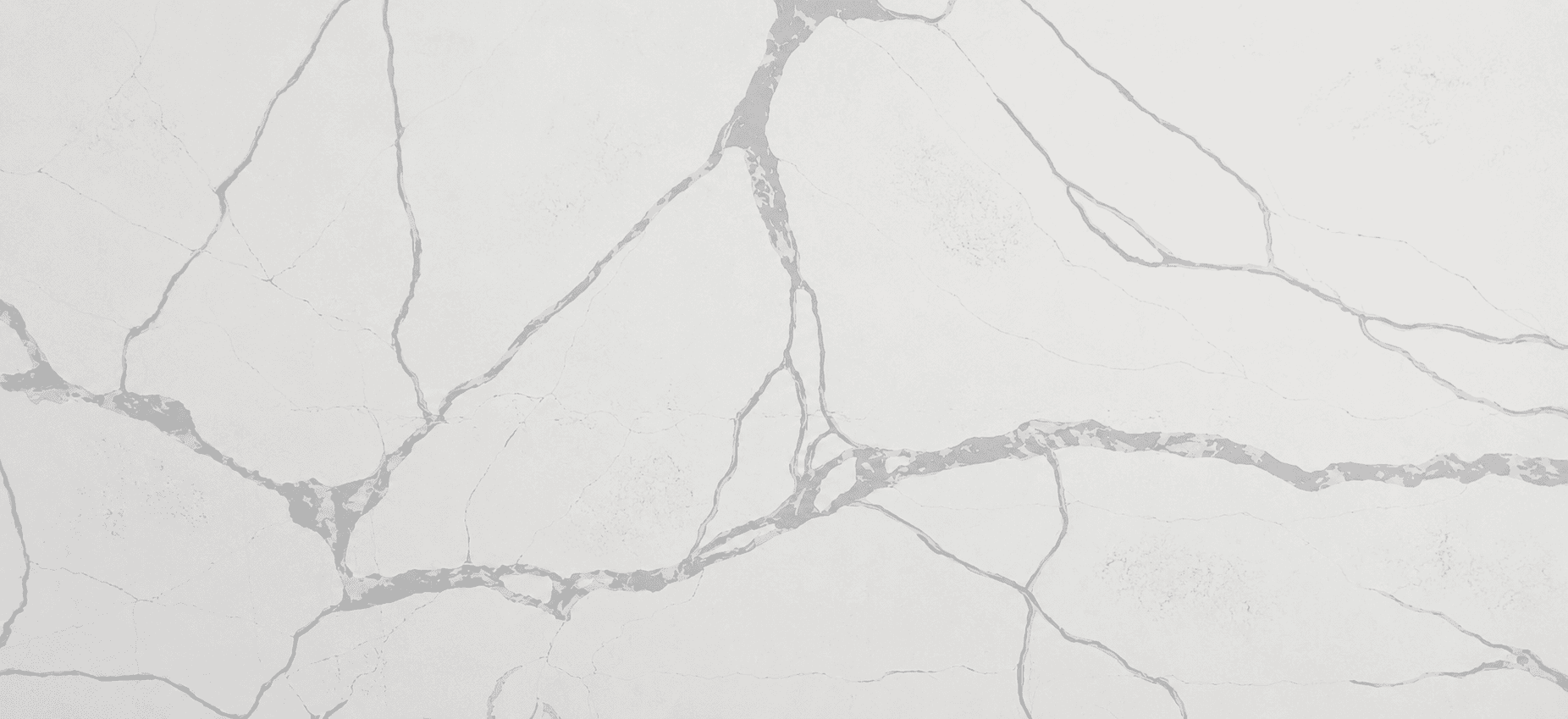 Calacatta Blanco — grises finas diagonales